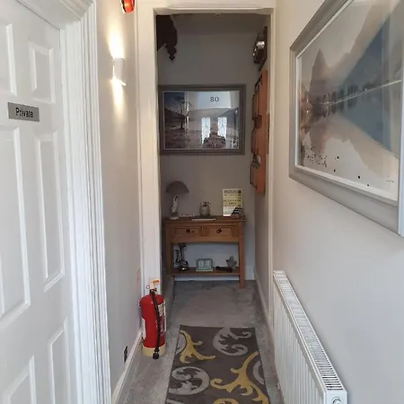 Bowness Guest House 3*