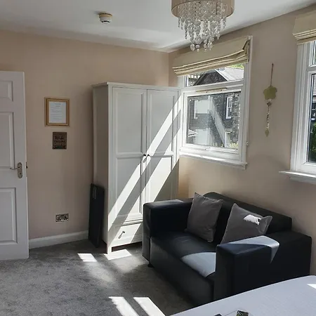 Pensión Bowness Guest House 3*